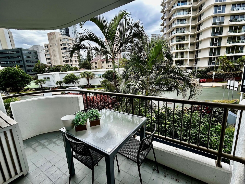 Pacific Resort Broadbeach 62/77