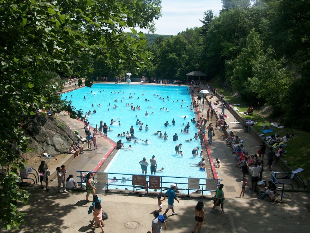 Overlook Lodge at Bear Mountain 15/38