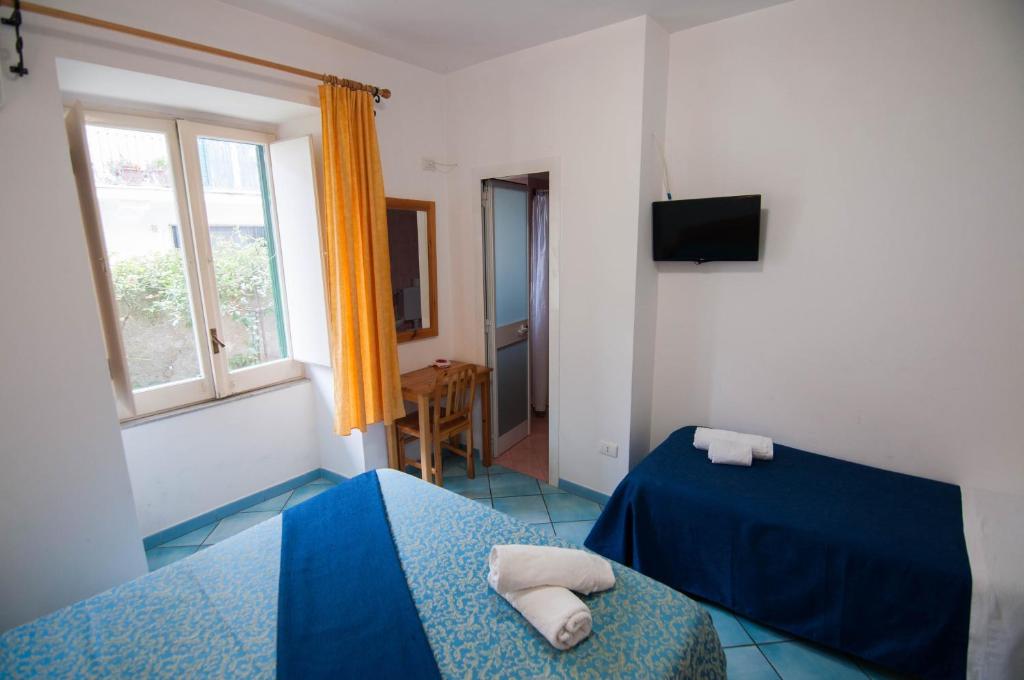 Albergo Macri 18/30