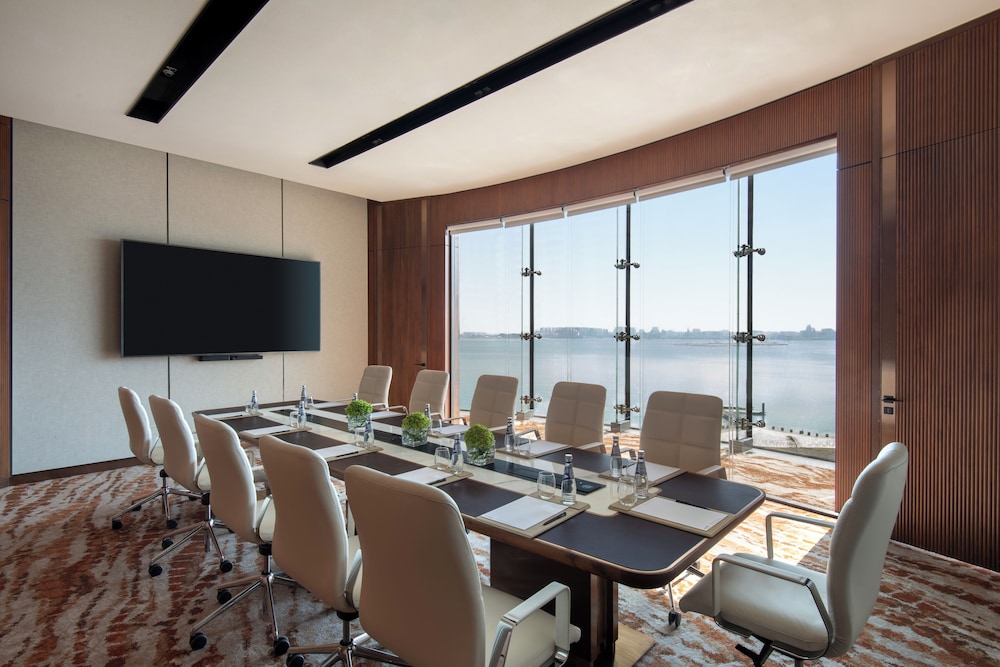 Swissotel Residences Corniche Park Towers 40/49