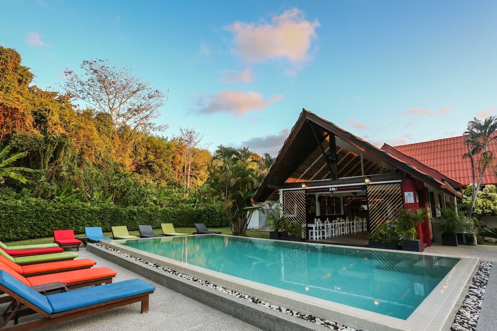 Naiharn Beach Resort 6/70