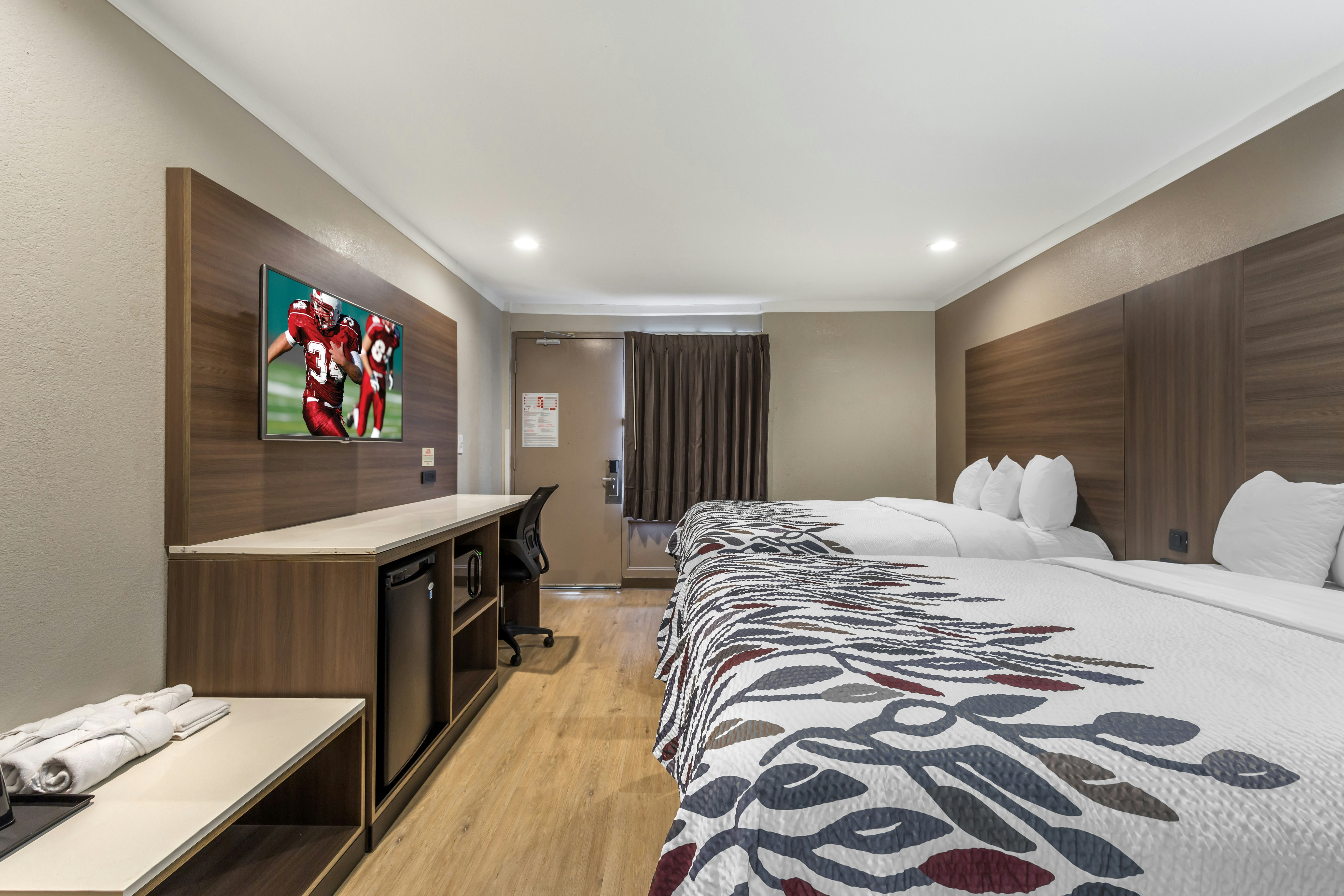 Deluxe, 2 Queen Beds, Accessible