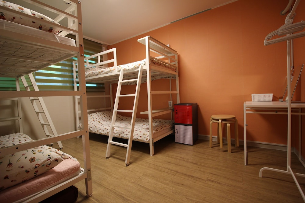 Bunk Guest House - Hostel 30/72