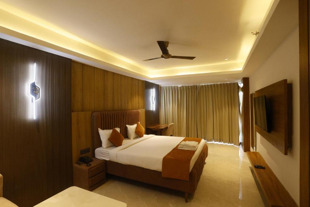 Room at Hotel The Lotus Court, NOIDA