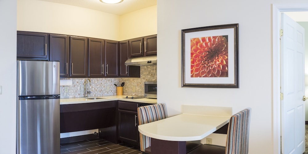 Staybridge Suites Fargo 42/53