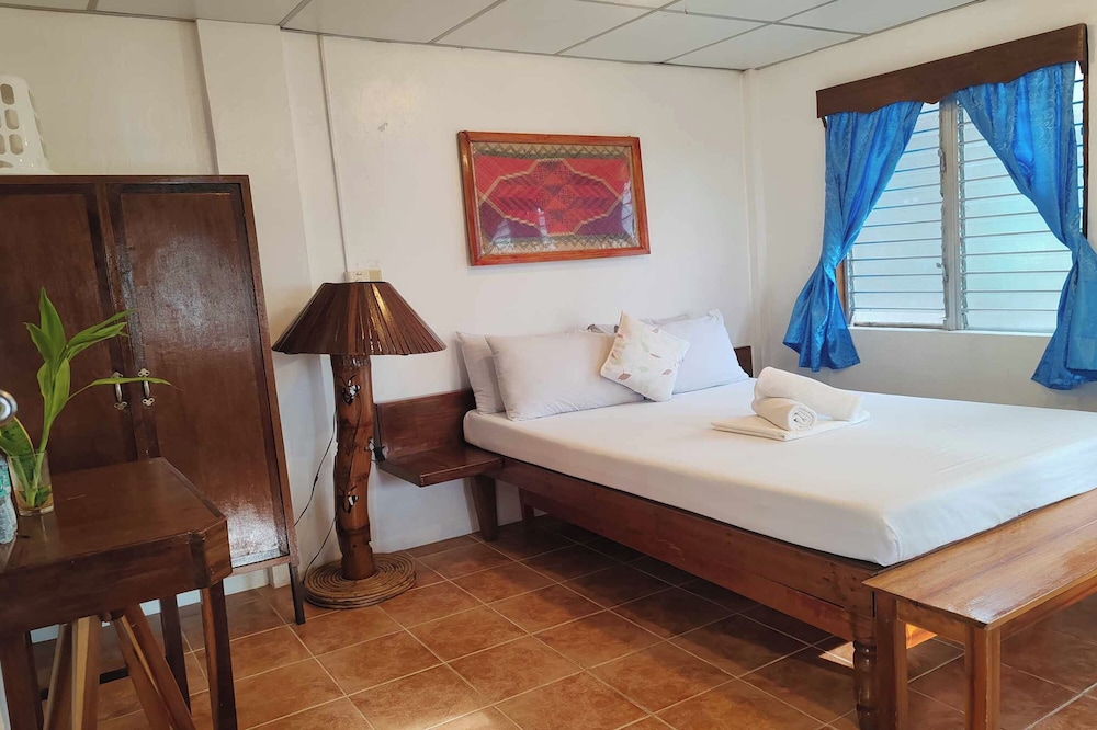 Summer Homes Beach Front Resort and Cottages Port Barton 15/50