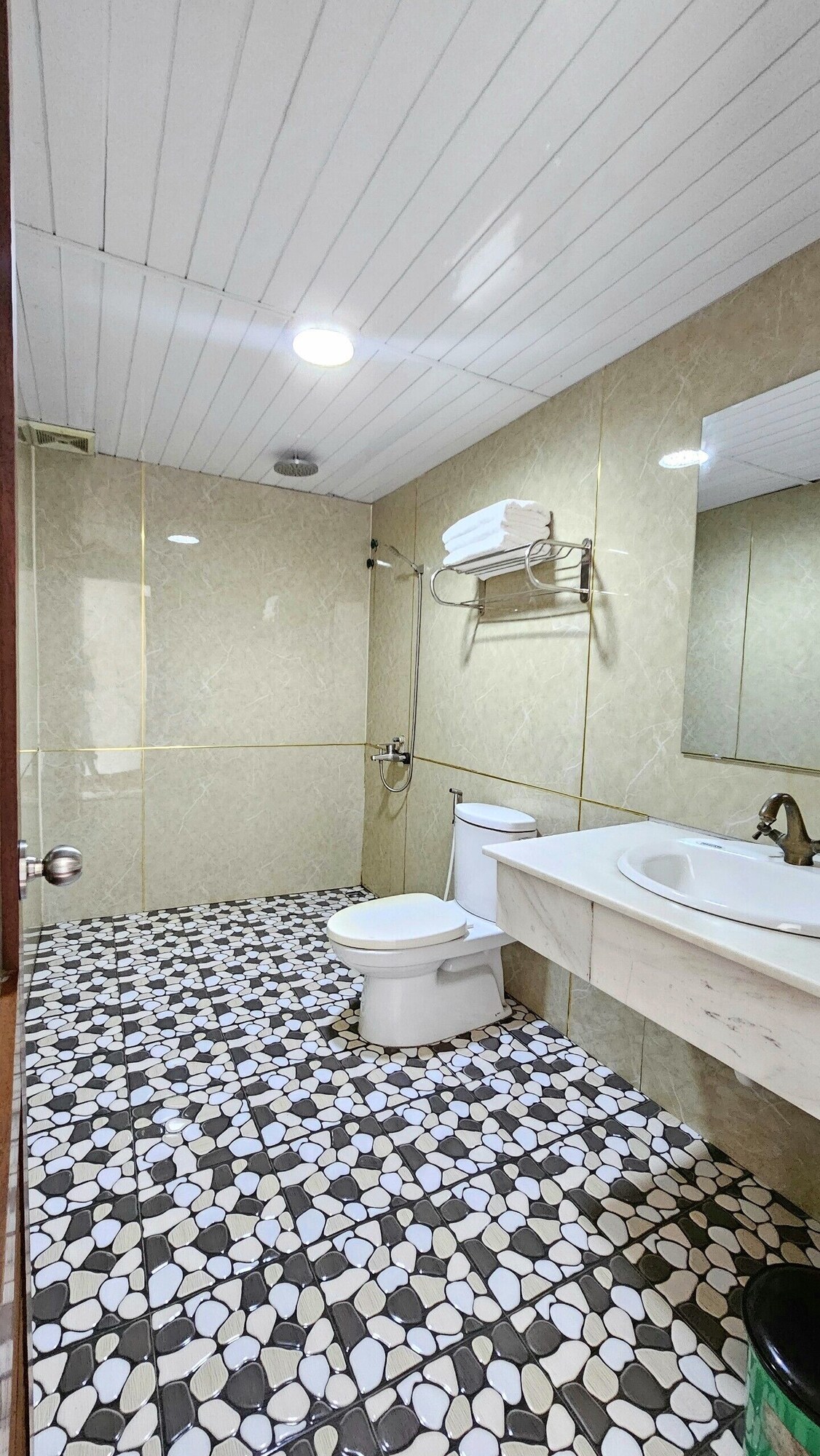 غرفة ديلوكس بسرير كوين بإطلالة على البحر، Venus Hotel - Massage & Sky Bar 6/6