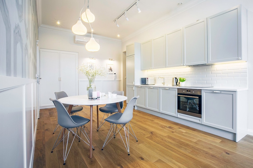 Luxury Mint Apartments Main Square 40/50