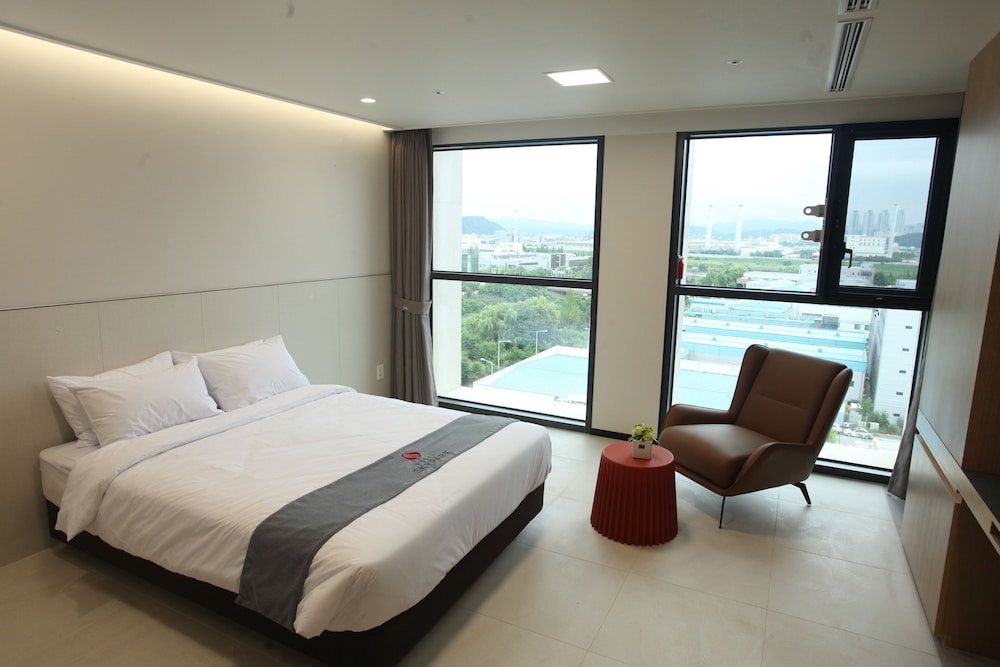 Hollywood, Twin Beds