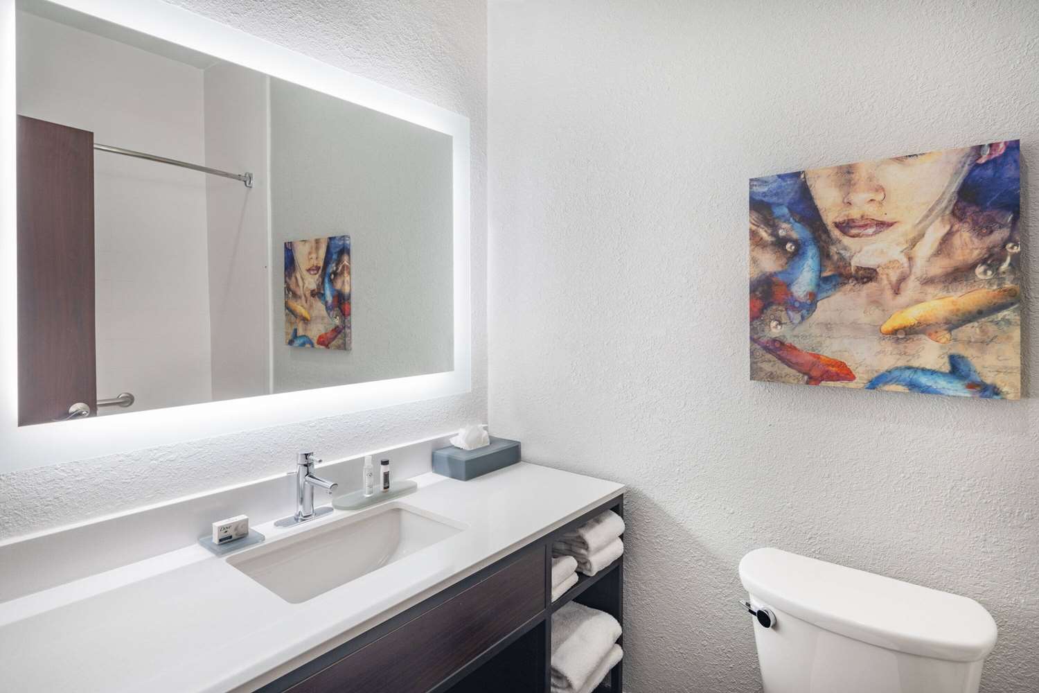 La Quinta Inn & Suites by Wyndham Evansville 39/43