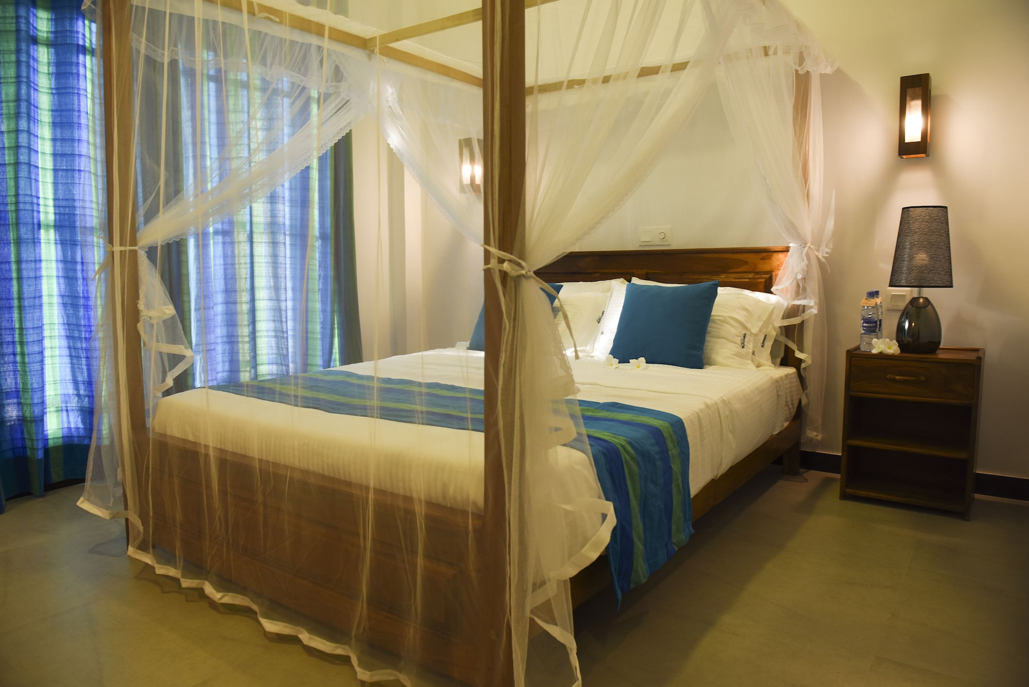 DELUXE, DOUBLE BED