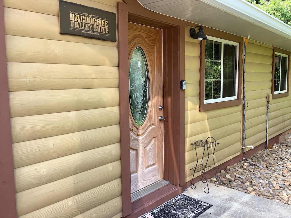 Nacoochee Valley Rentals 12/50