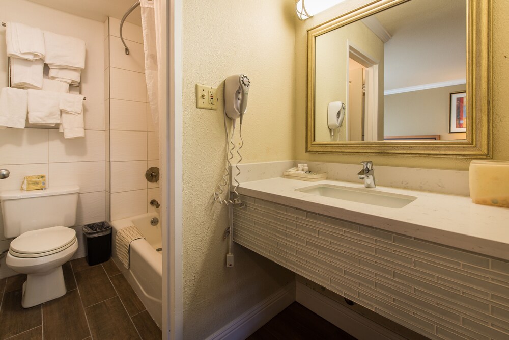Soma Park Inn – Civic Center 39/50