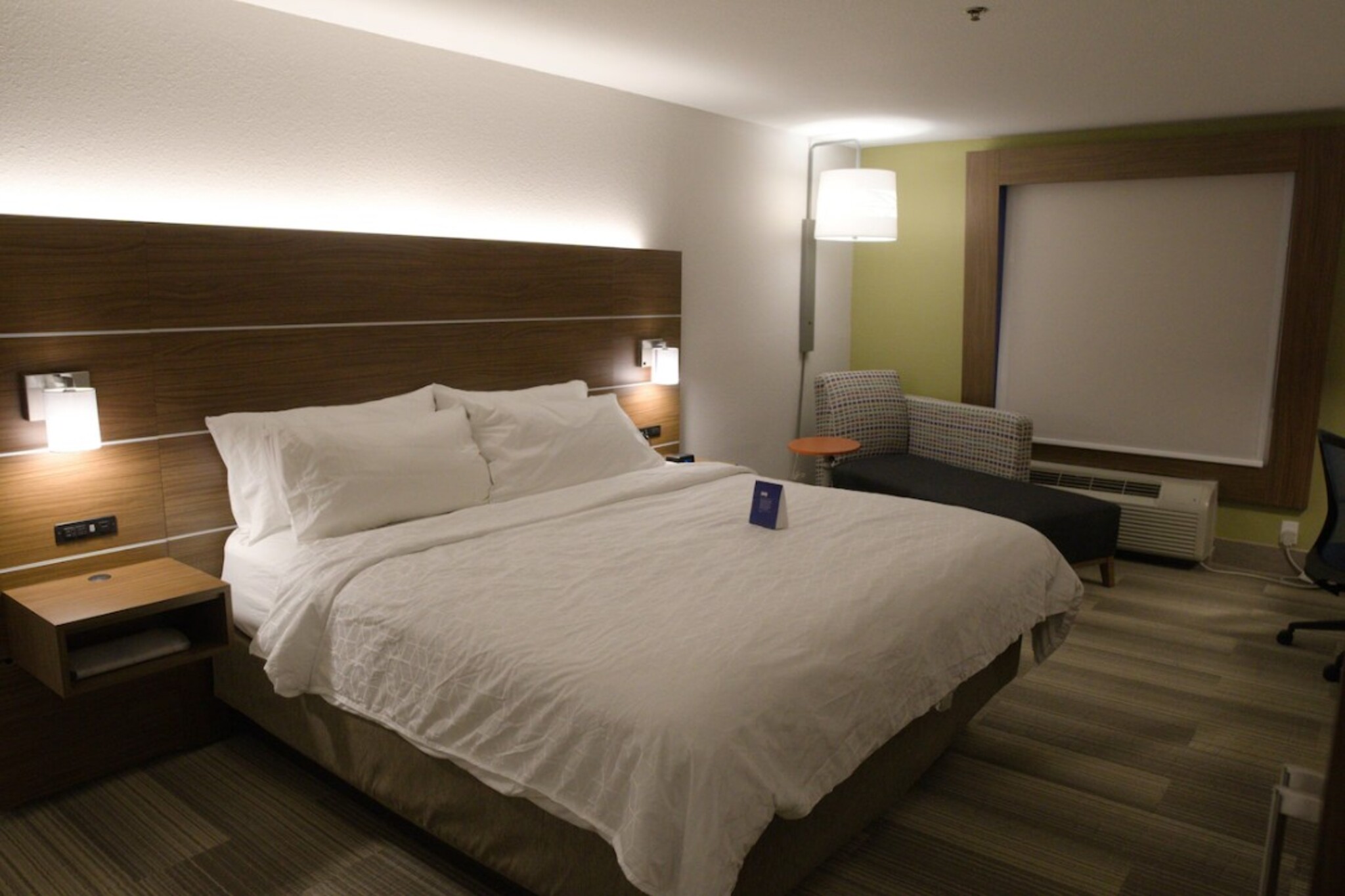 غرفة قياسية بسرير مزدوج، Holiday Inn Express Hotel And Suites Douglas 4/10