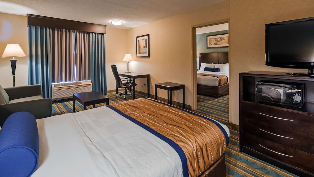 Best Western Plus Berkshire Hills Inn & Suites 13/41