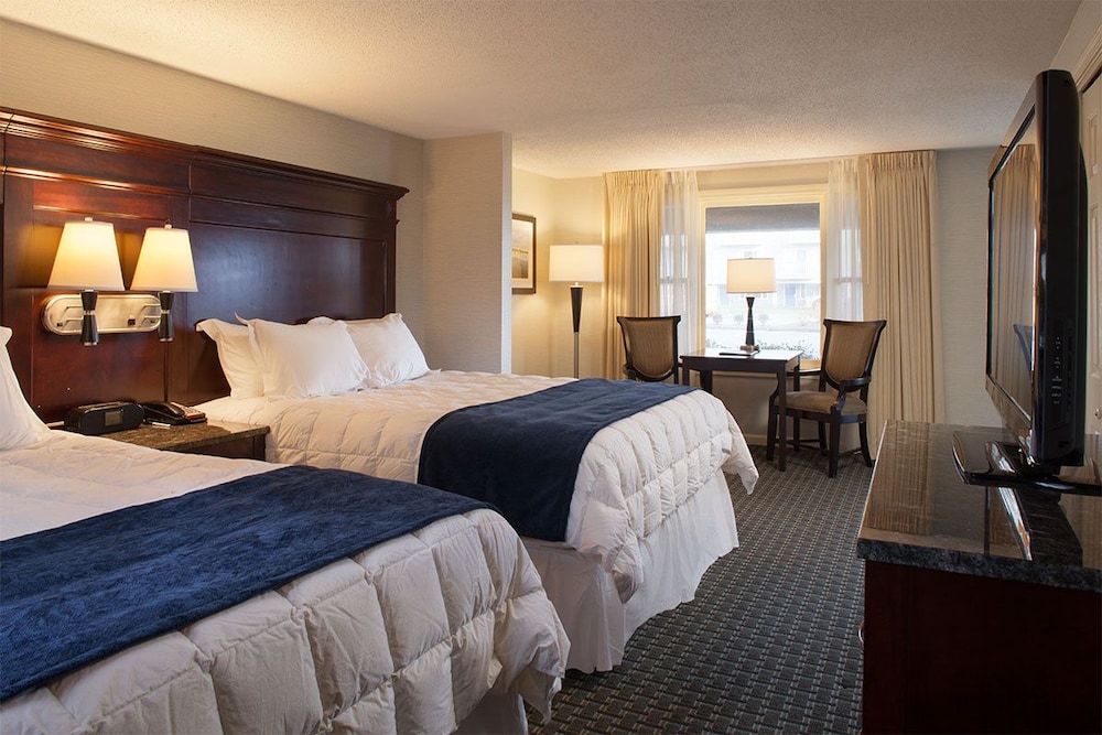 Ocean Mist Beach Hotel Suites 12/32