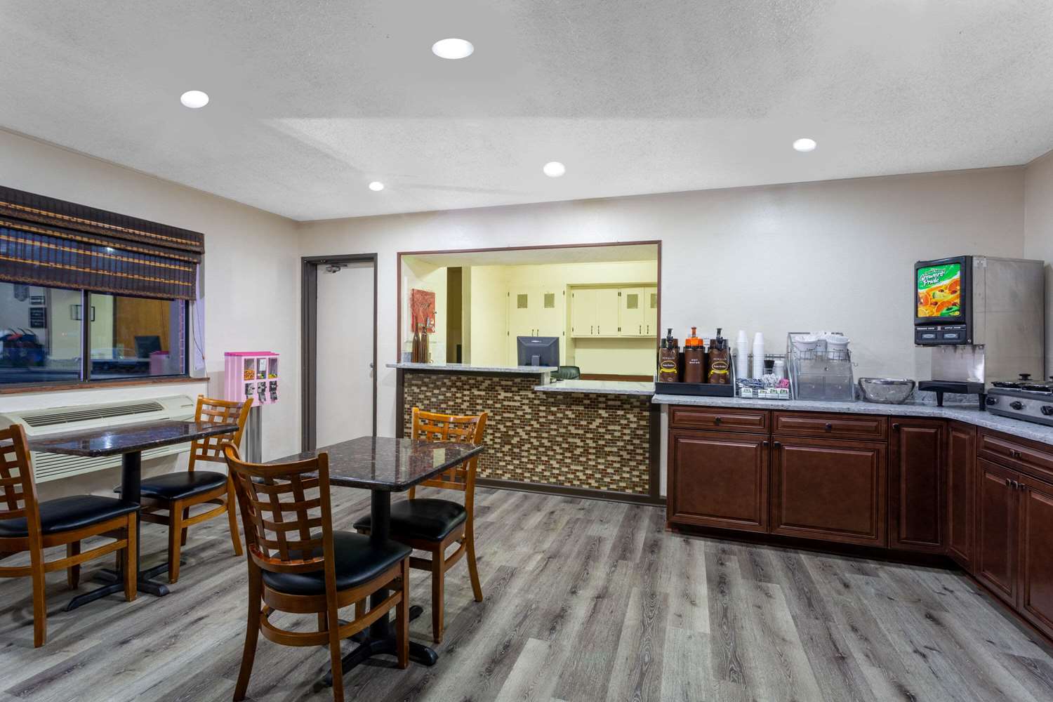 Super 8 By Wyndham Abingdon Va 12/21