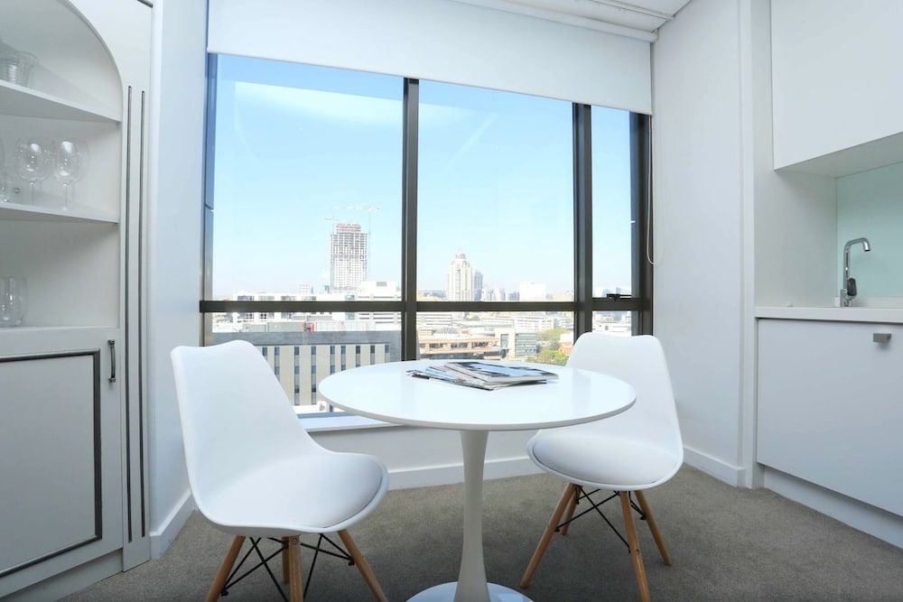 Sandton Skye Unit 702 47/50