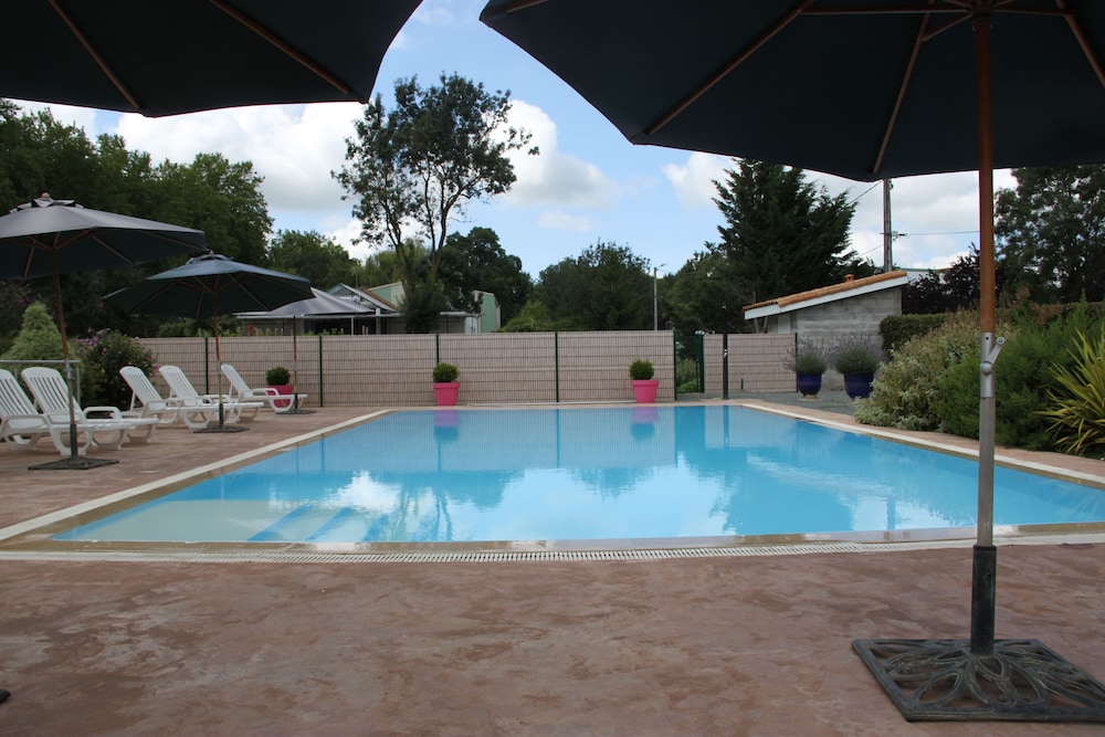 Agape Hotel Niort- Bessines 48/50