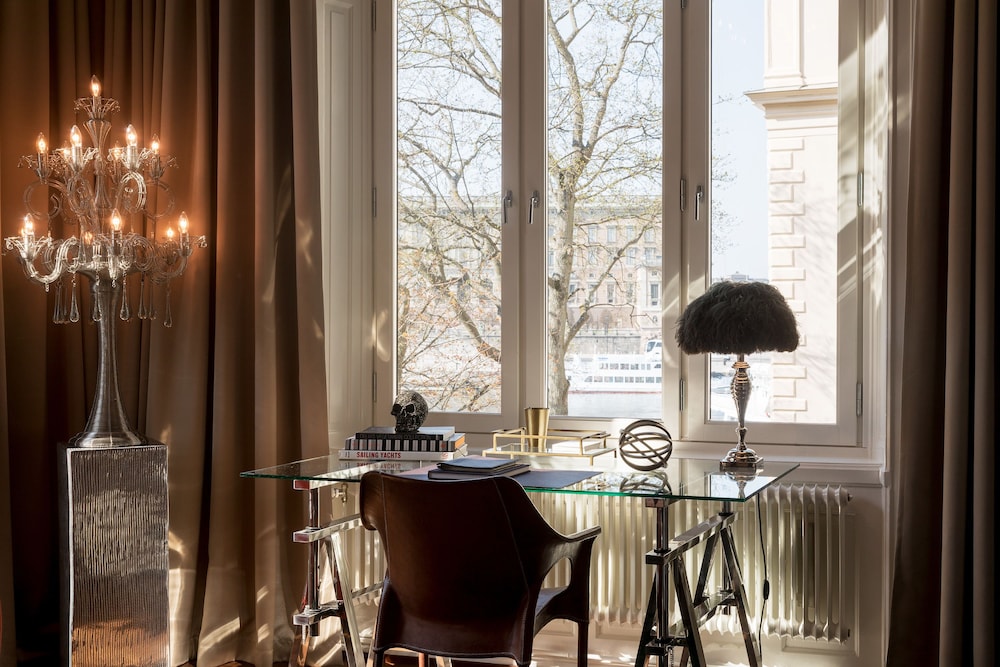 Lydmar Hotel 63/72