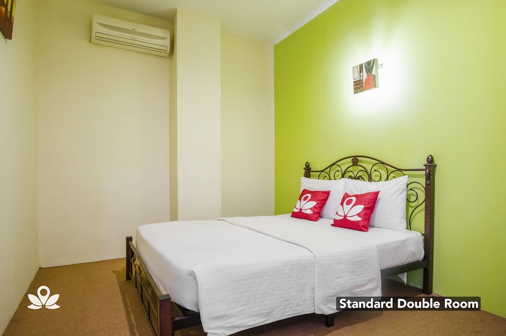 The Explorers Guesthouse and Hostel 17/60