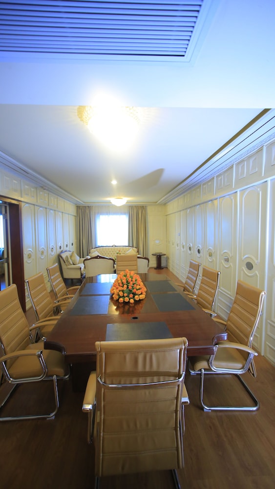 Inter Luxury Hotel 44/75