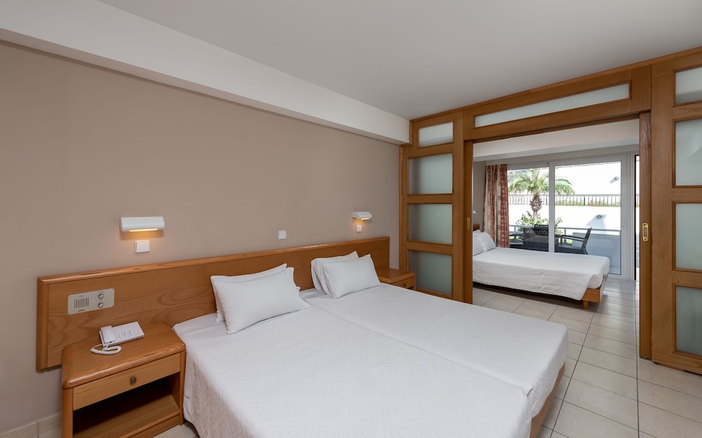 Sirene Beach Hotel 9/52