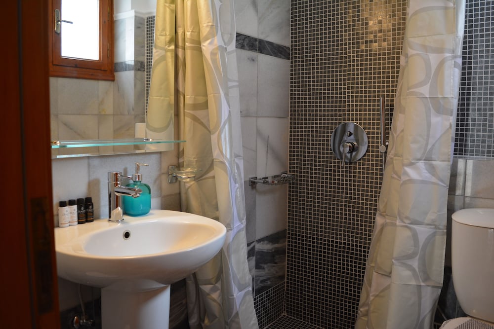 Anemomilos Suites 40/46