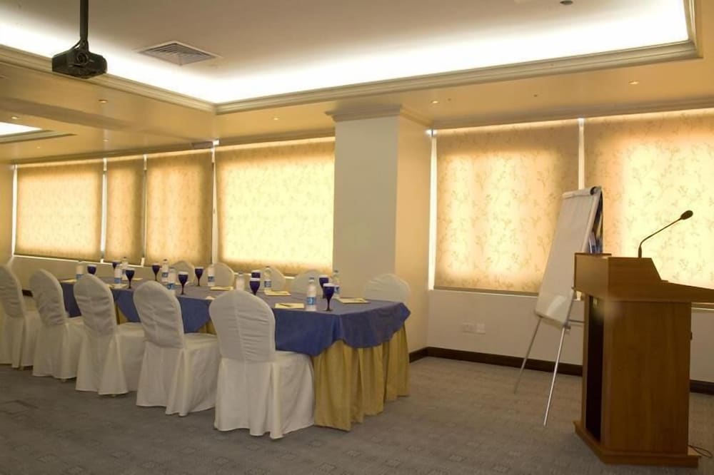 فندق جولدن توليب الخبر كورنيش(Golden Tulip Al Khobar) 72/81