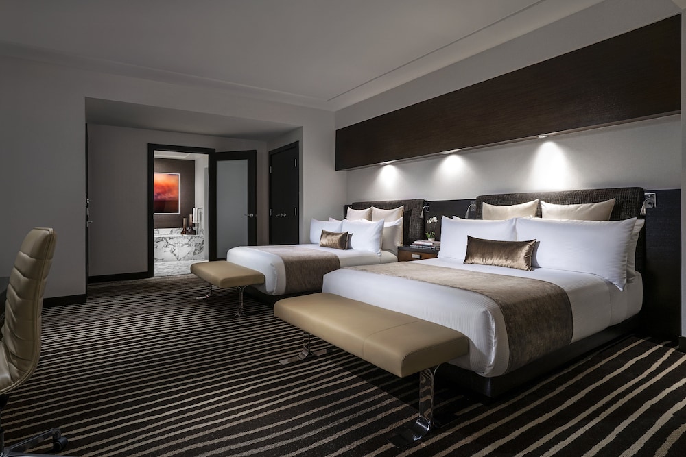 LUXURY, 2 QUEEN BEDS, CITY VIEW