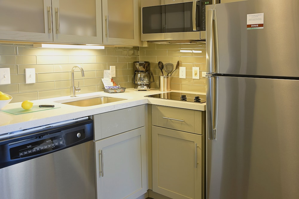 STAYBRIDGE SUITES LITTLE ROCK - MEDICAL CENTER 4/66