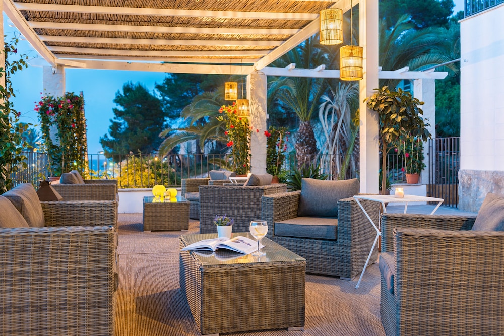 Boutique Hostal Oriola 20/50