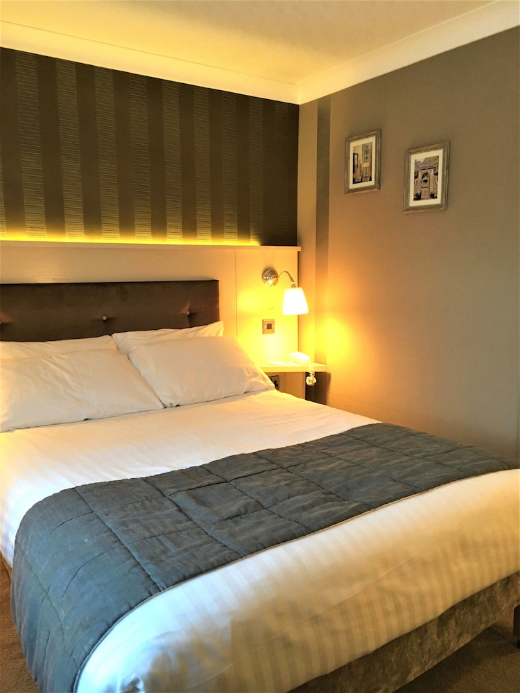 Astley Bank Hotel by Sunday 13/58