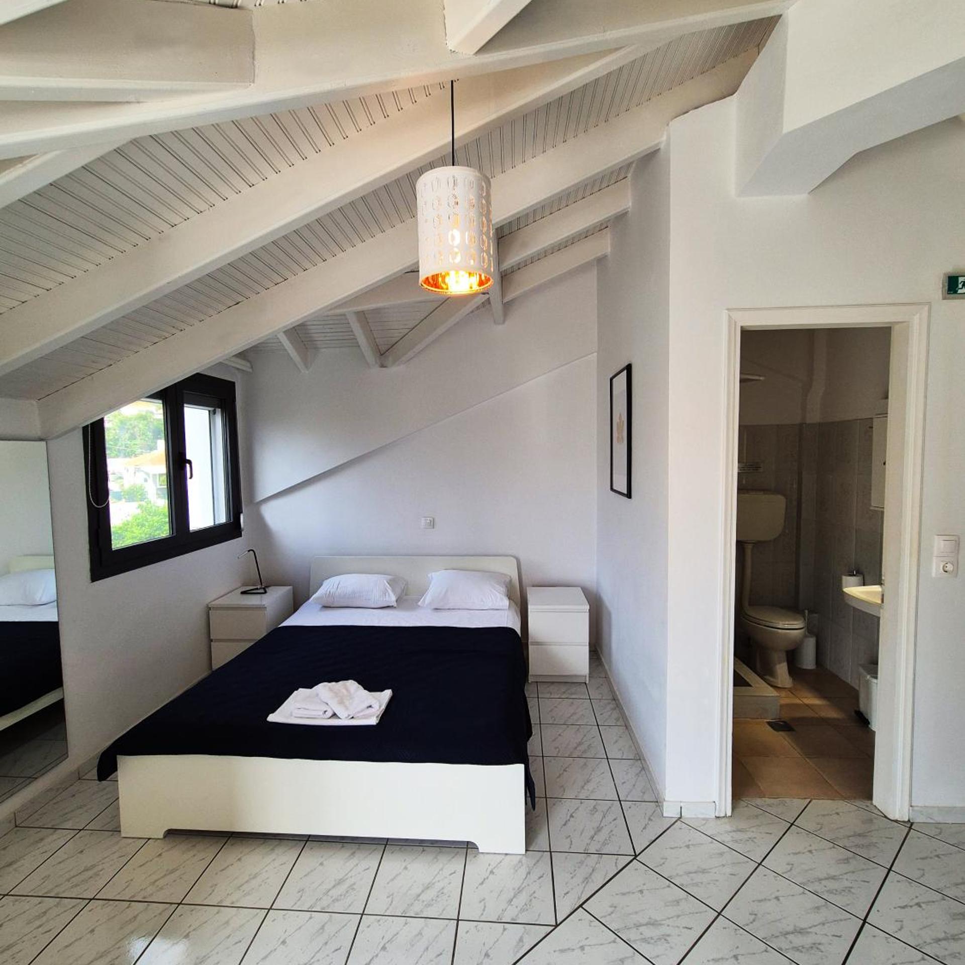 Natalies Hotel and Apartments 54/54