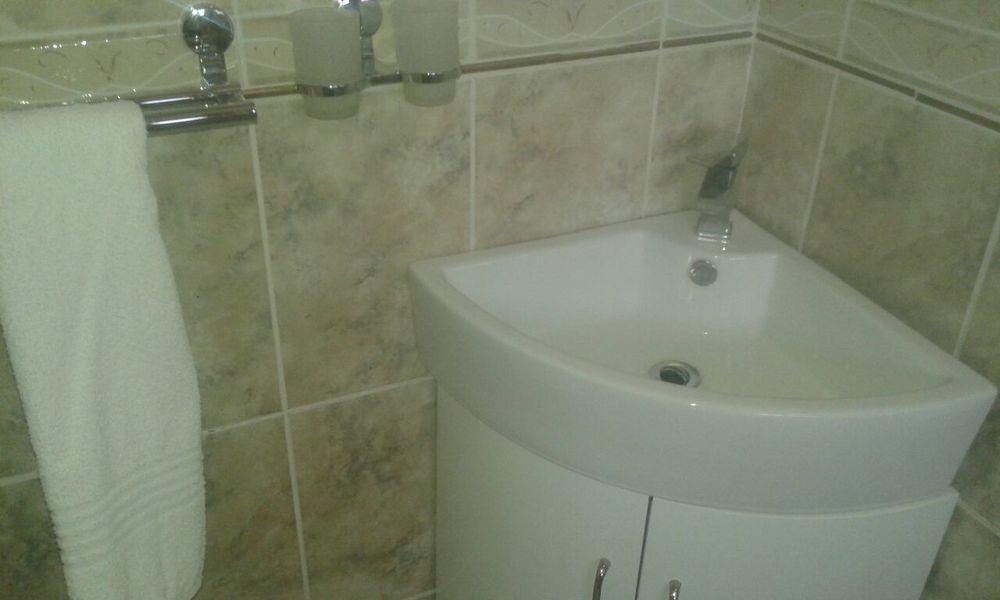 Den View Guest House 13/14