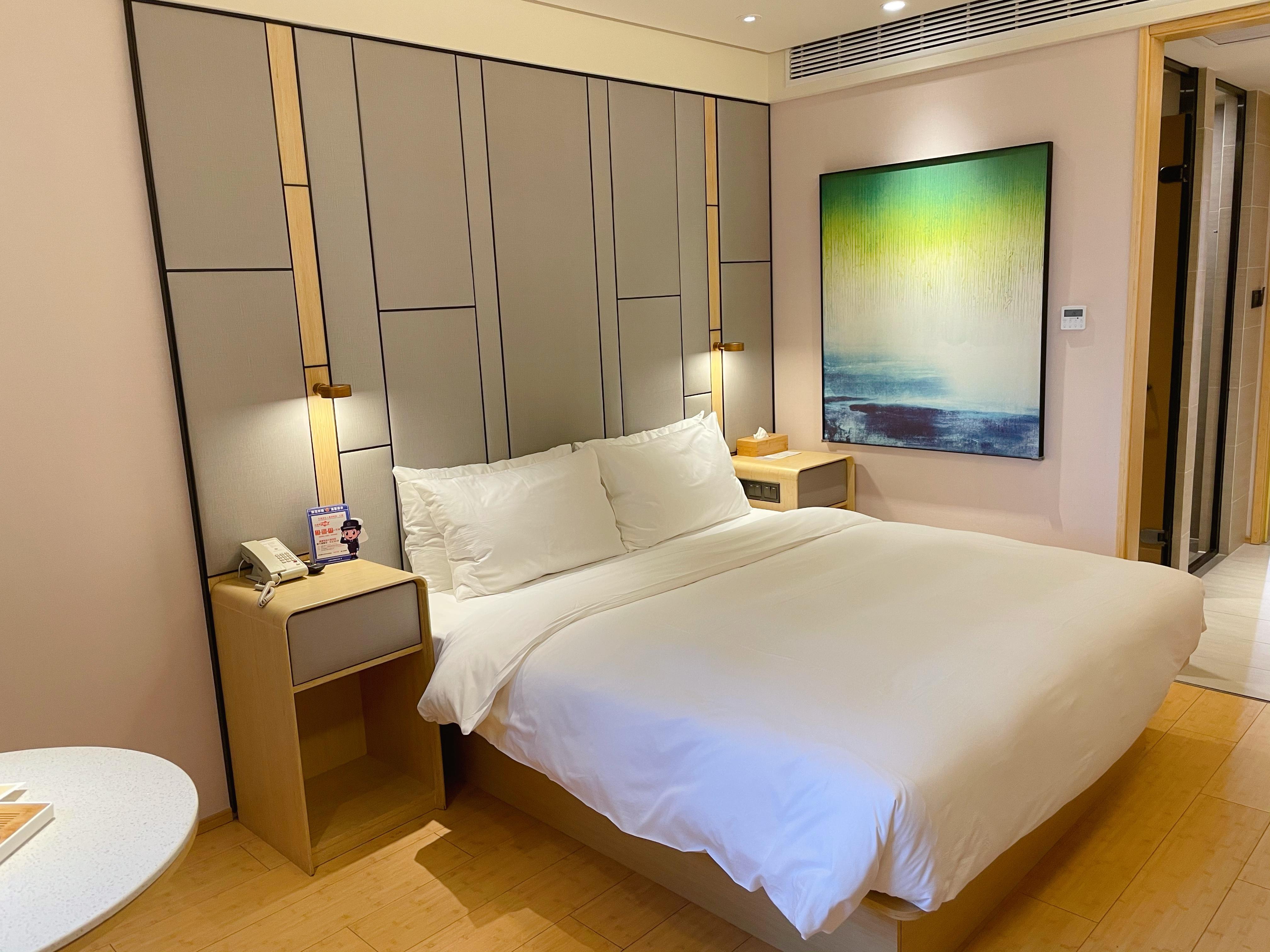 Ji Hotel (Shanghai Hongqiao National Exhibition and Convention Center Huaxiang Road) 13/33