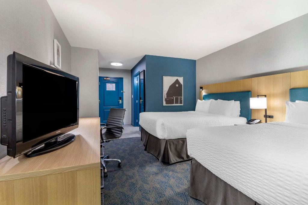 Upgrade, 2 Queen Beds، Clarion Hotel & Conference Centre Abbotsford - Fraser Valley 3/5