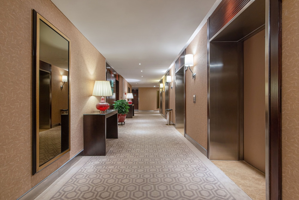 Binbei Yiho Hotel 10/36
