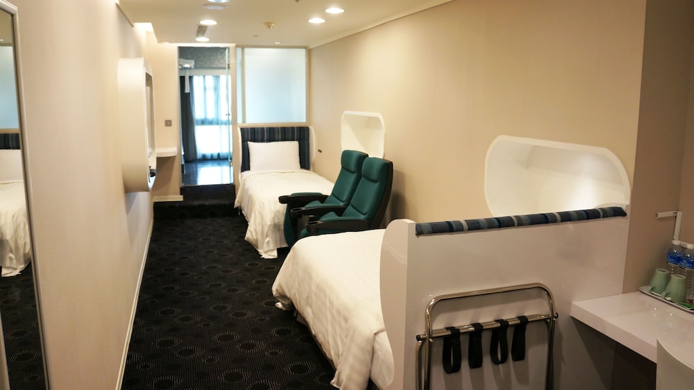 Ximen Airline Hotel 45/45