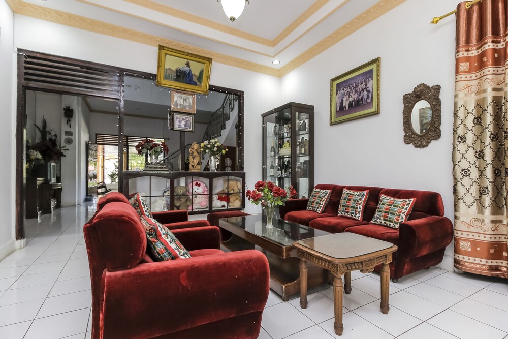 Reddoorz Near Sam Ratulangi Airport 15/23
