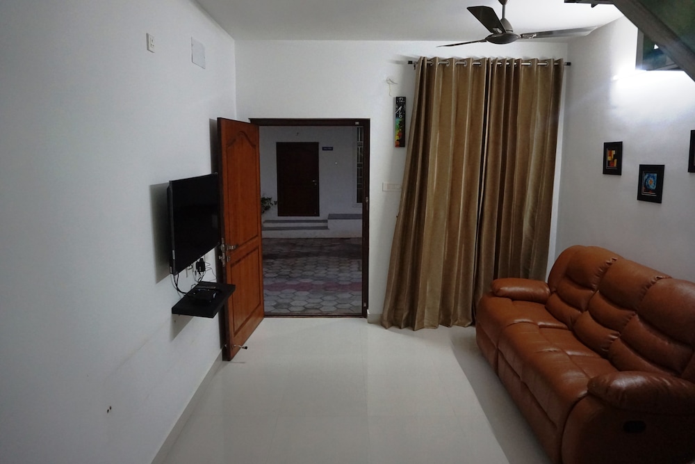 Sea La Vie Covelong Beach Resort 25/50