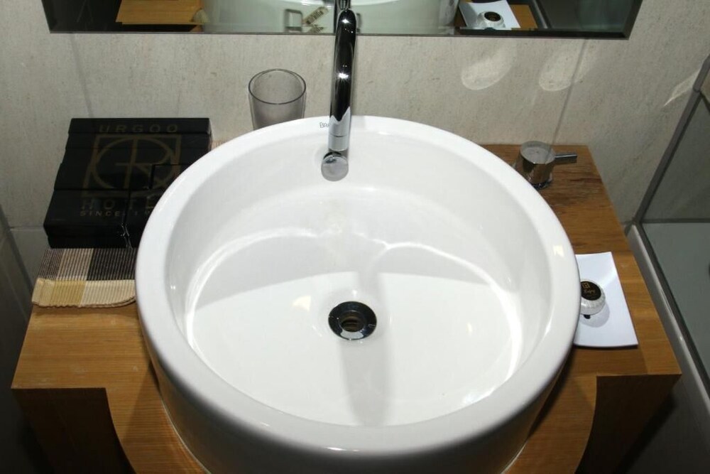 Urgoo Boutique Hotel 44/49