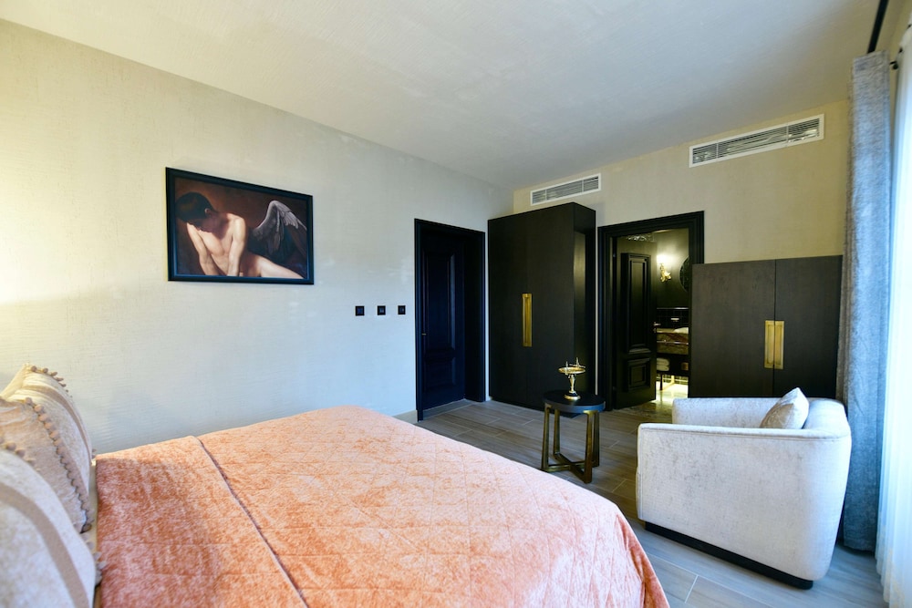 Deluxe Room H