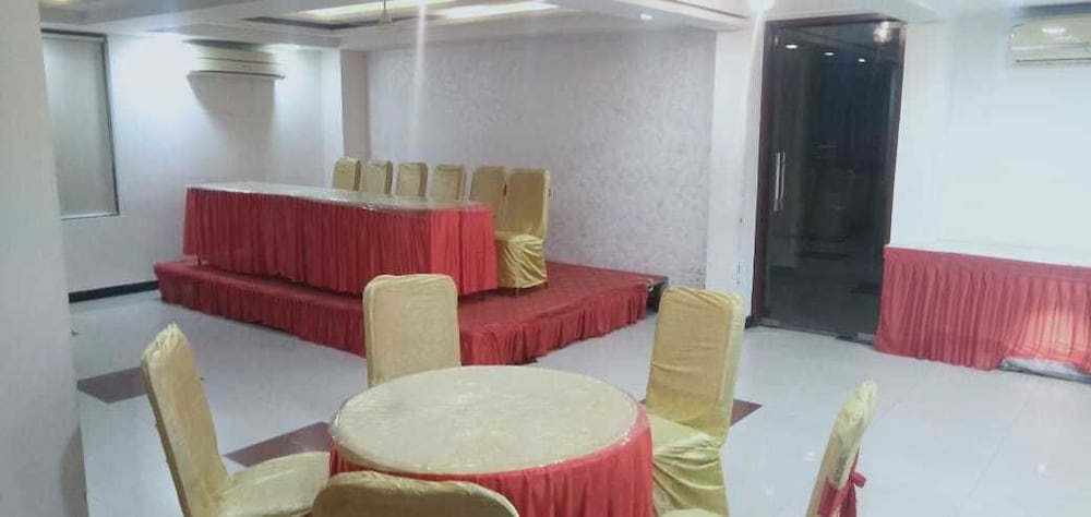 Treebo Corporate Inn 14/16