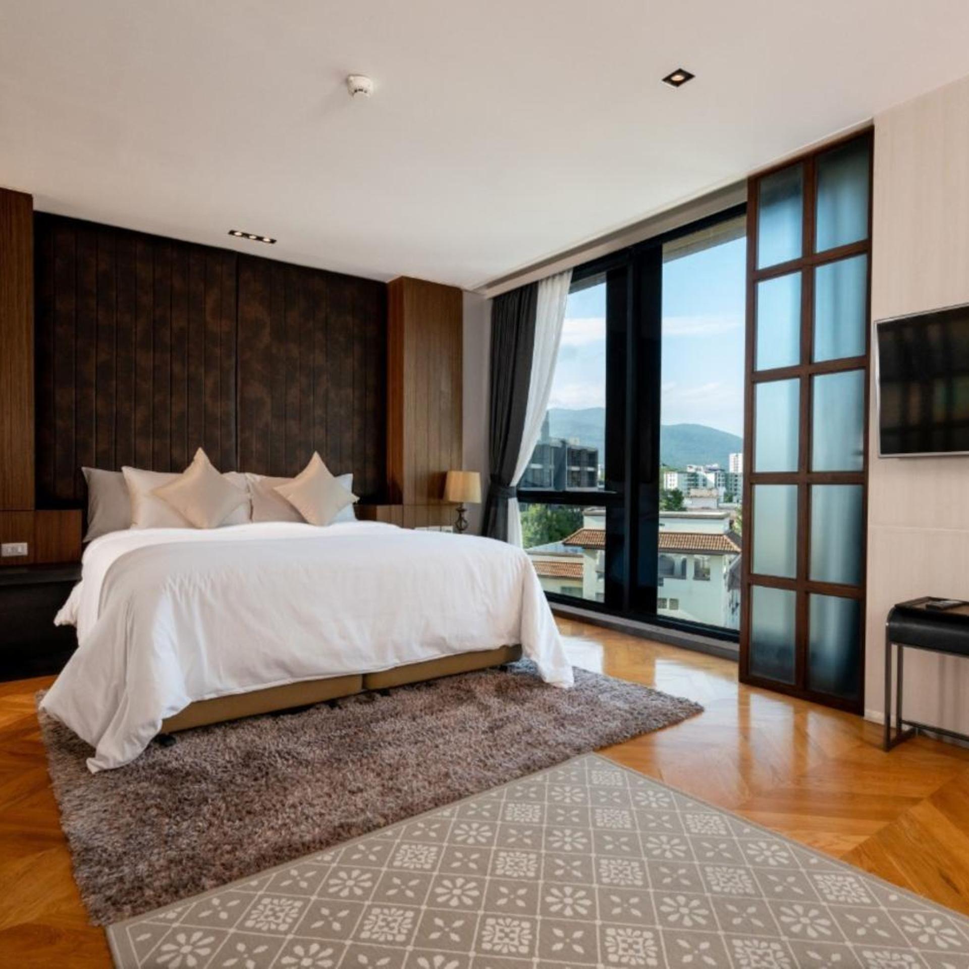 Signature, Sanae, Suite
