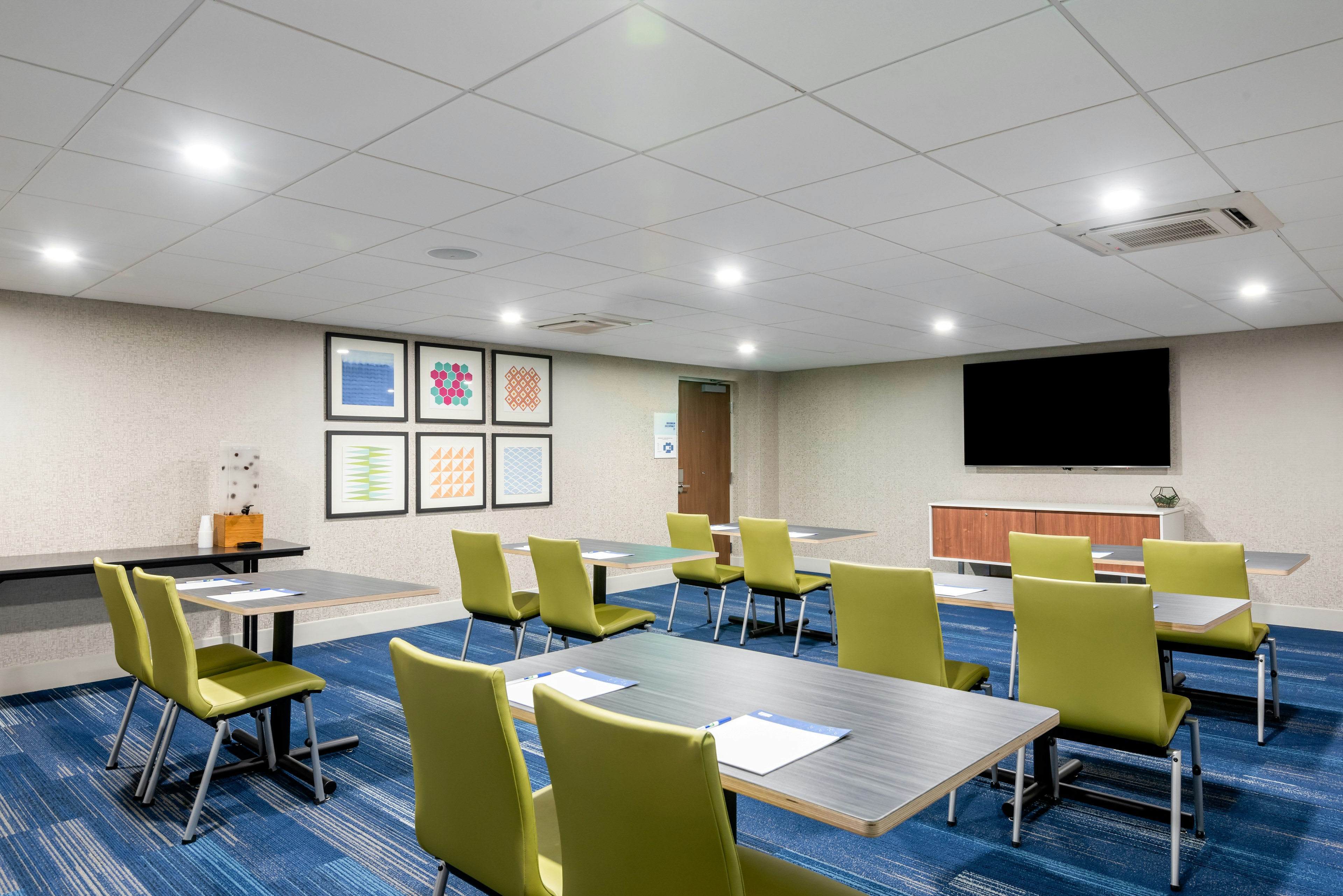 Holiday Inn Express And Suites Santa Ana Orange County an IHG Hotel 54/57
