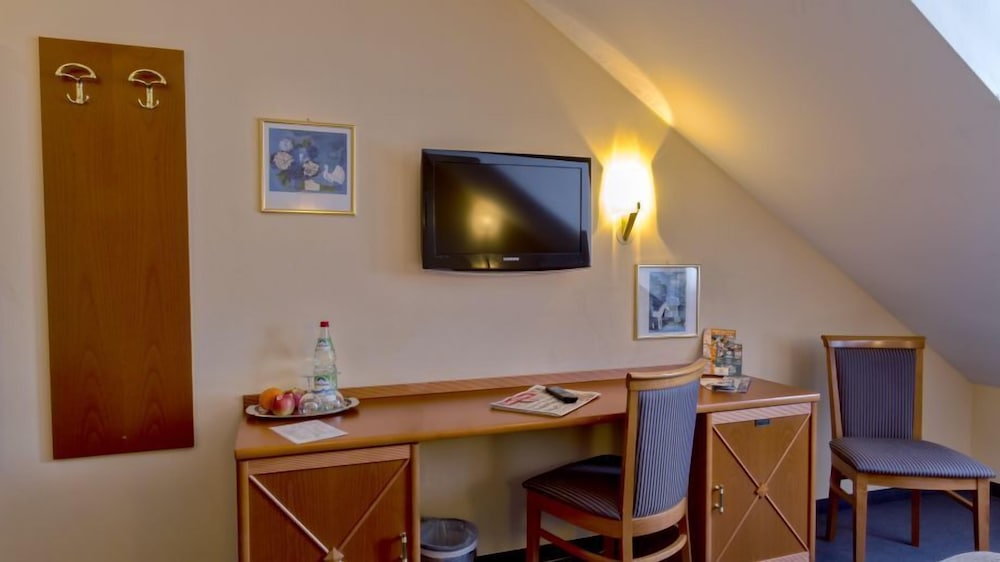 Hotel Blutenburg 32/50