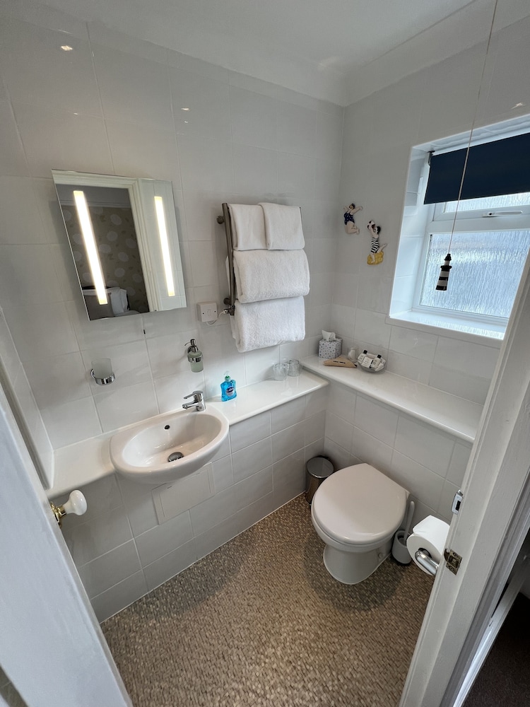 The Birkdale Guest House 48/50