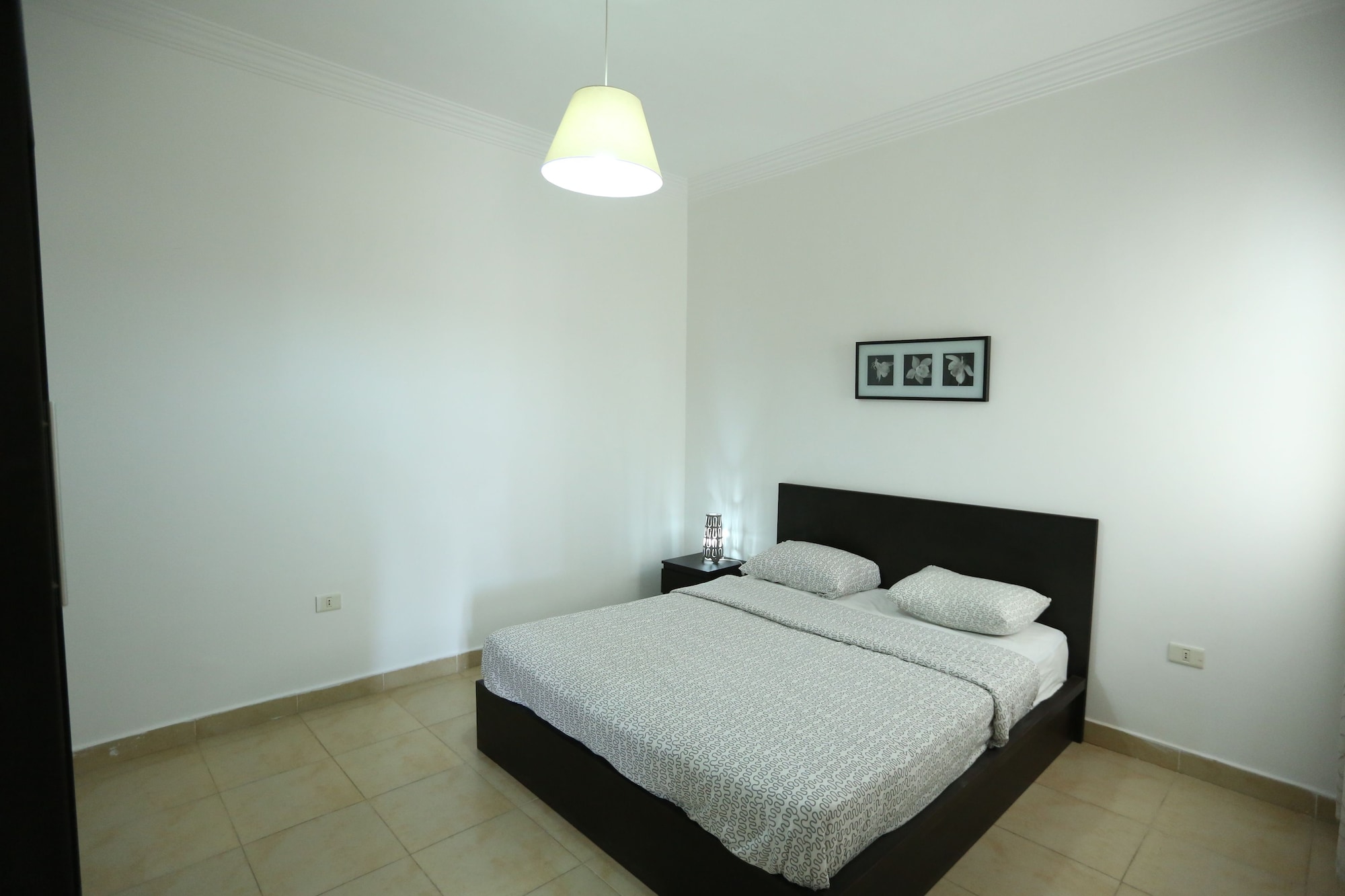 شقة بسريرين منفصلين وسرير كوين بإطلالة على البحر بغرفتي نوم مع أريكة، Lilly Apartments 4/7