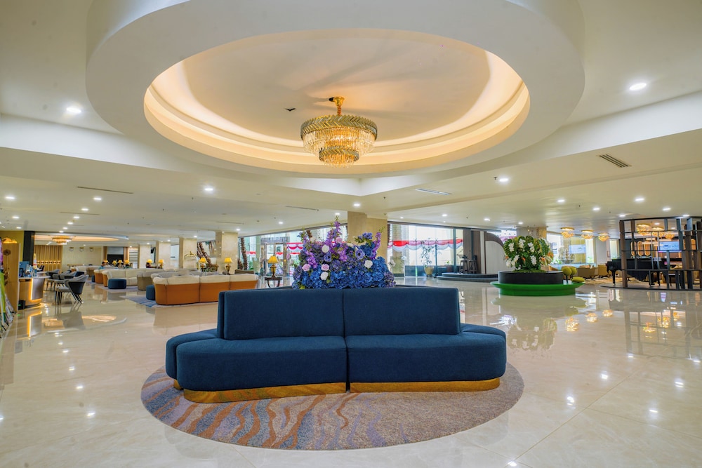 Harmoni One Convention Hotel and Service Apartments 8/65